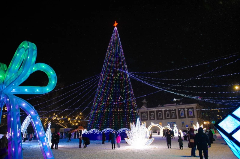 Демонтаж новогоднего городка в Барнауле