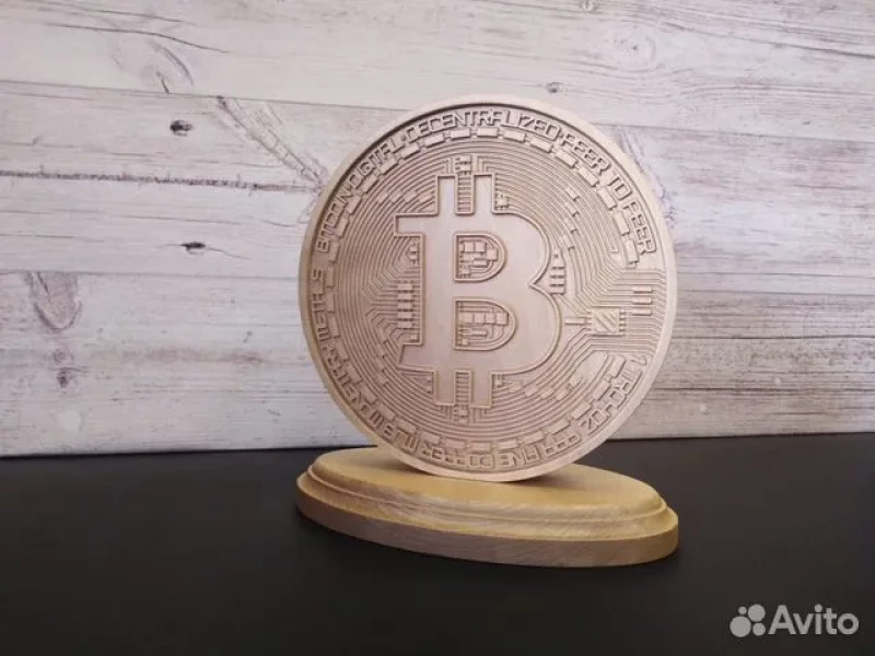 Деревянный биткоин за 2,5 млн рублей в Барнауле