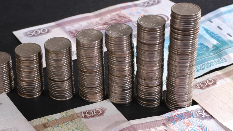 Зарплаты в России и Алтайском крае в 2025 году