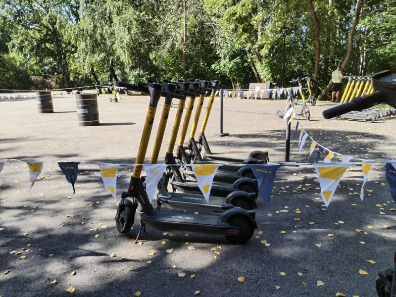 Электросамокаты в Барнауле и Челябинске