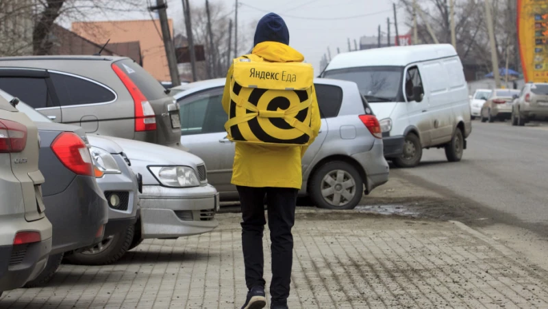 «Ашан» планирует открыть кафе и доставку еды